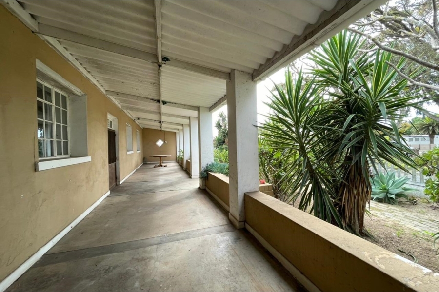 5 Bedroom Property for Sale in Stompneus Bay Western Cape